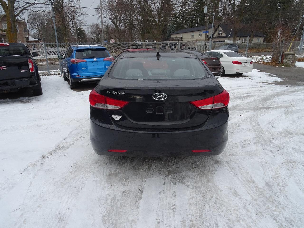 2012 Hyundai Elantra GL - Photo #7