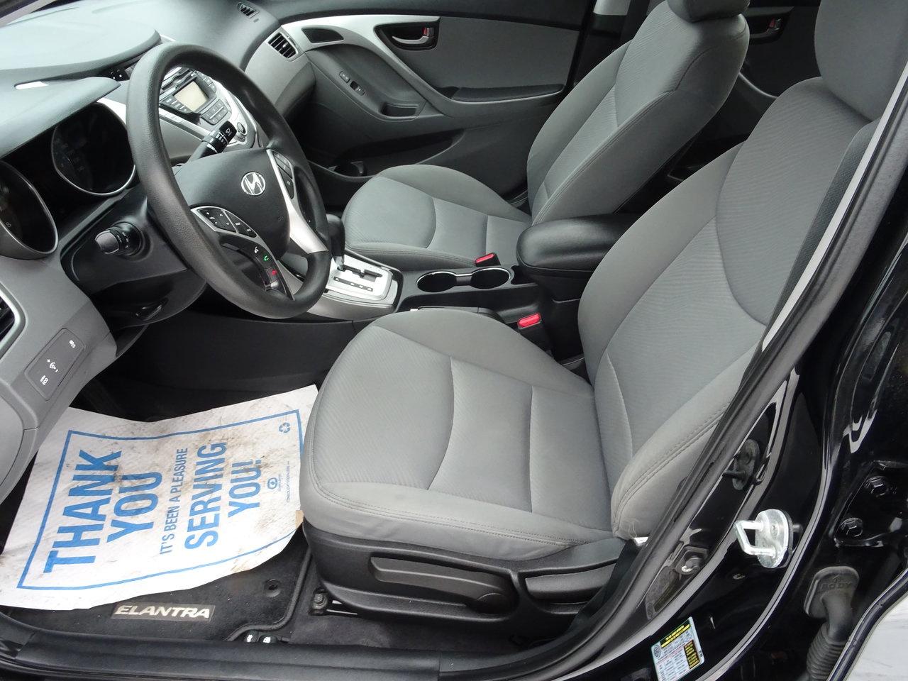 2012 Hyundai Elantra GL - Photo #9