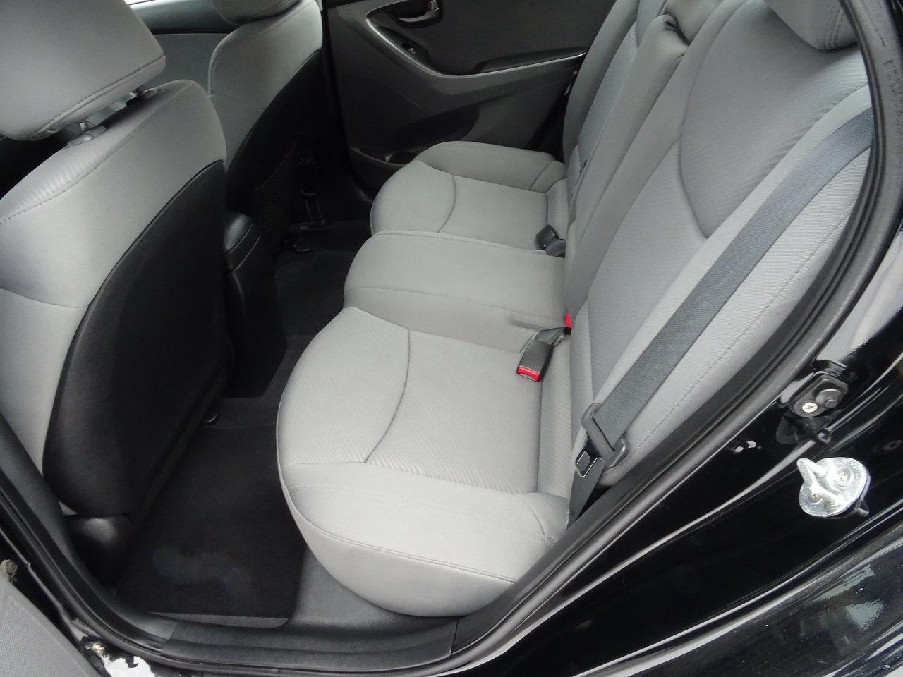 2012 Hyundai Elantra GL - Photo #10