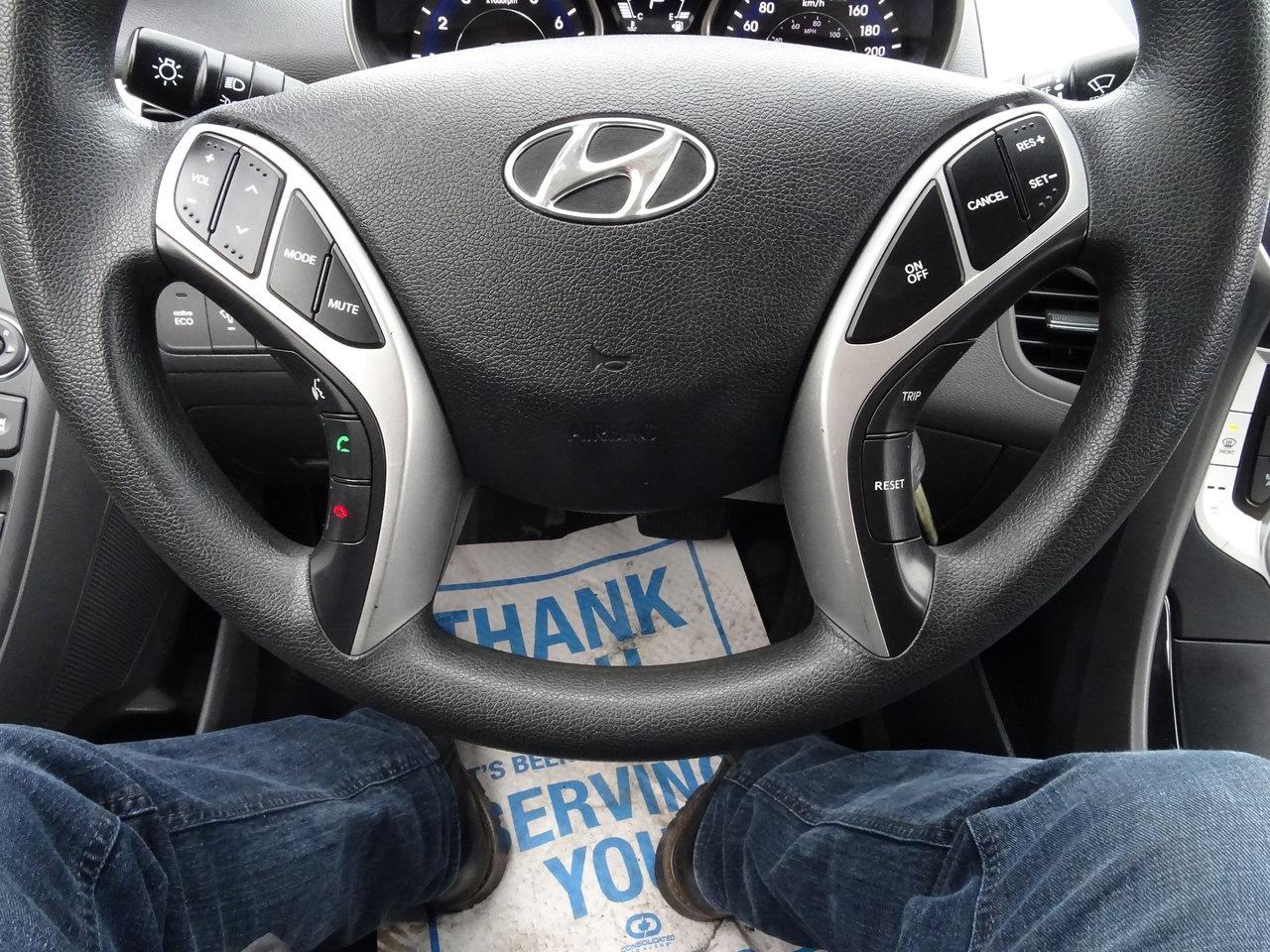 2012 Hyundai Elantra GL - Photo #12