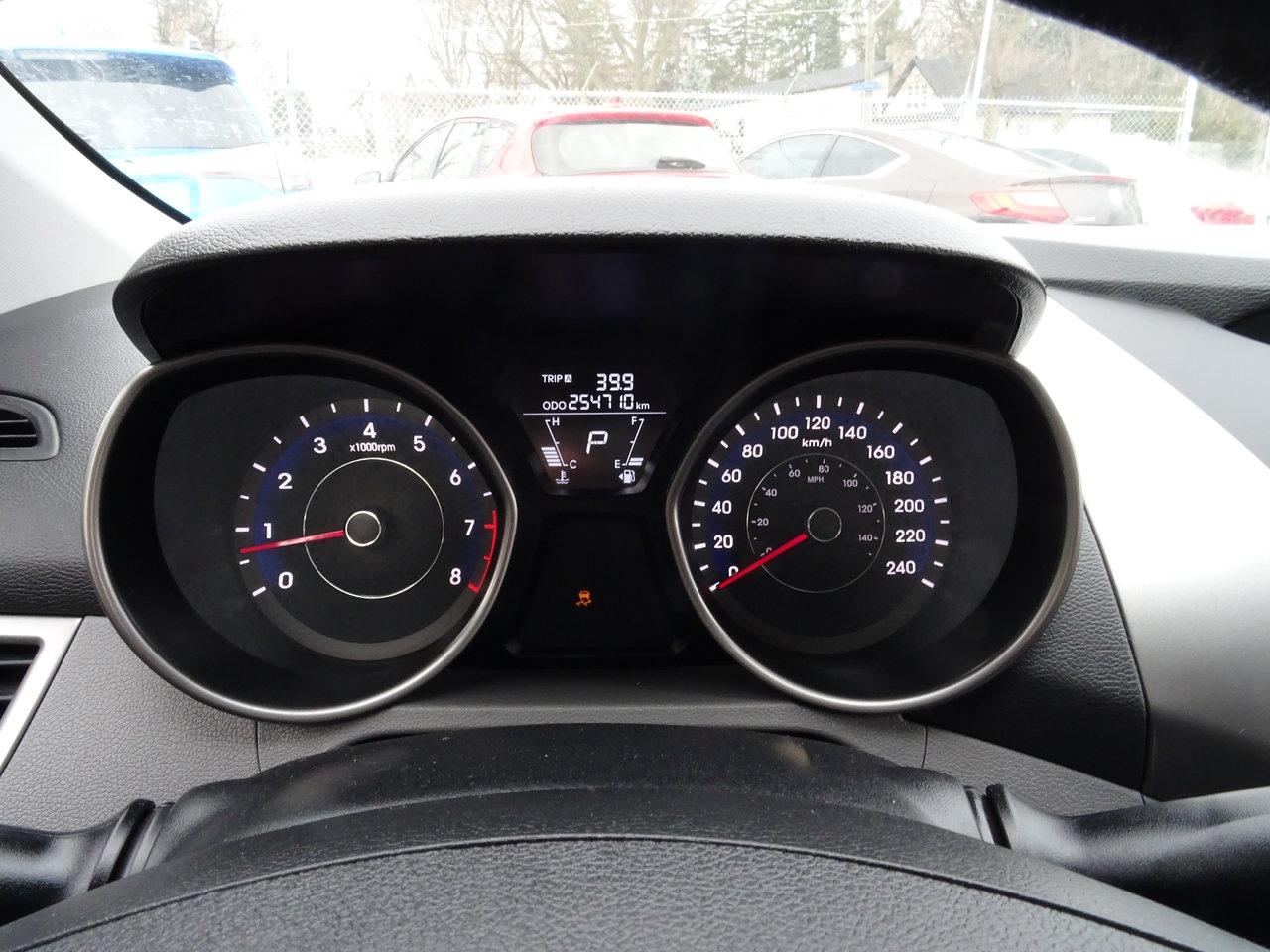 2012 Hyundai Elantra GL - Photo #14