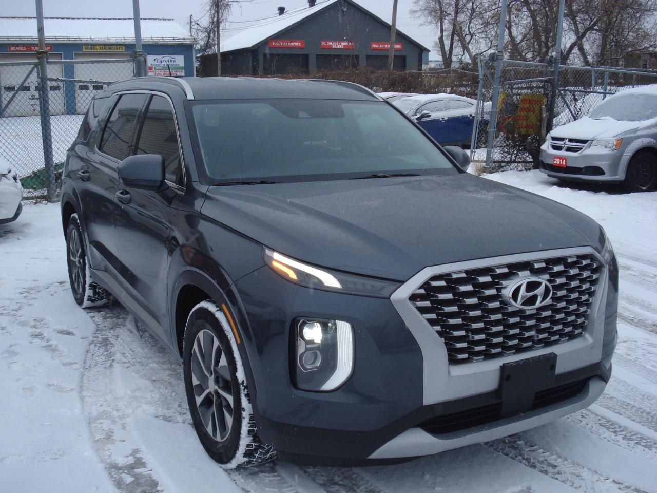 2021 Hyundai PALISADE Essential 8-Passenger AWD Photo