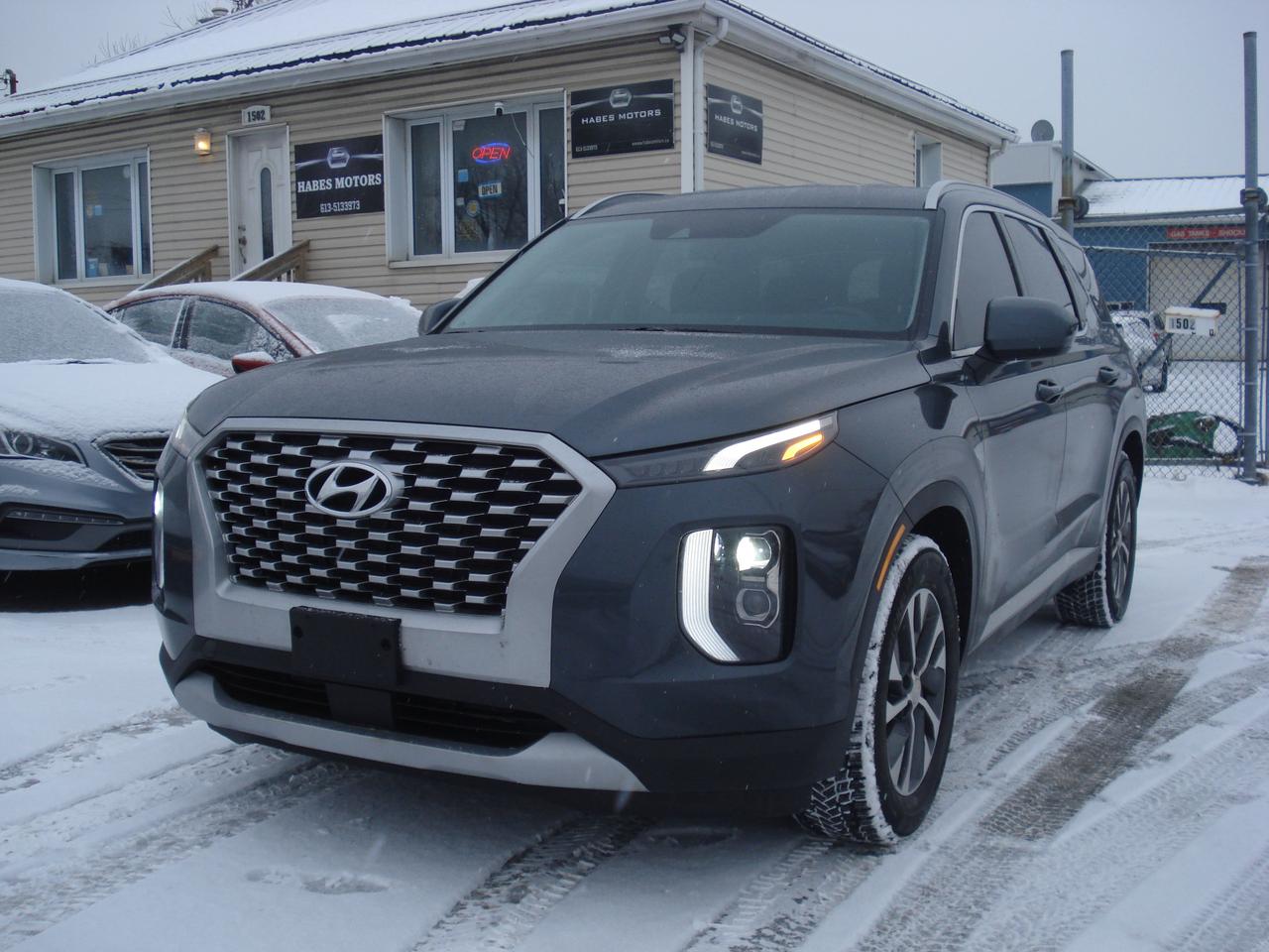 2021 Hyundai PALISADE Essential 8-Passenger AWD Photo