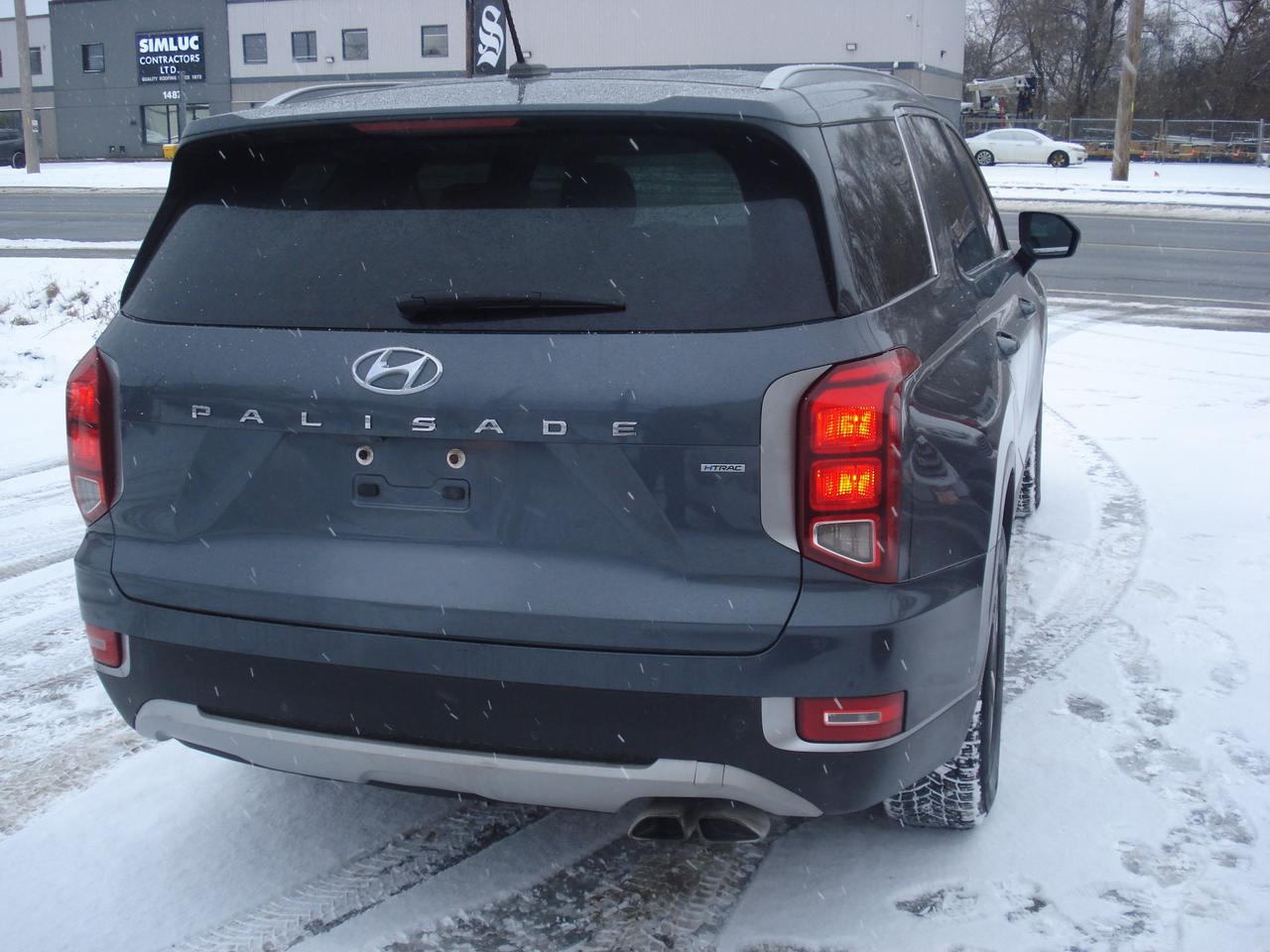 2021 Hyundai PALISADE Essential 8-Passenger AWD Photo