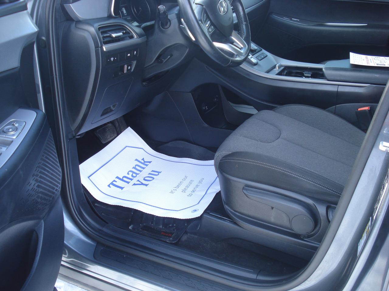 2021 Hyundai PALISADE Essential 8-Passenger AWD Photo