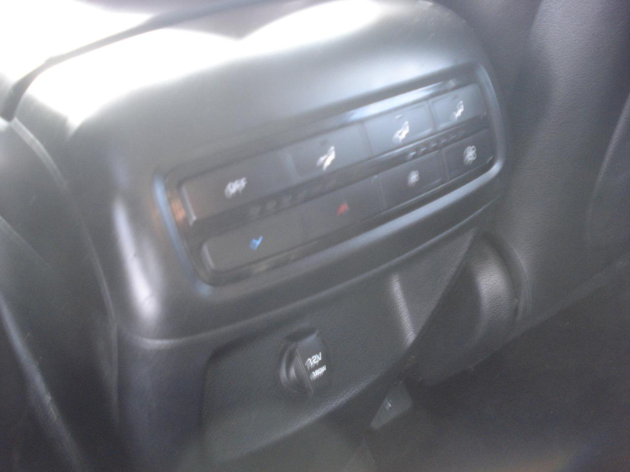 2021 Hyundai PALISADE Essential 8-Passenger AWD Photo