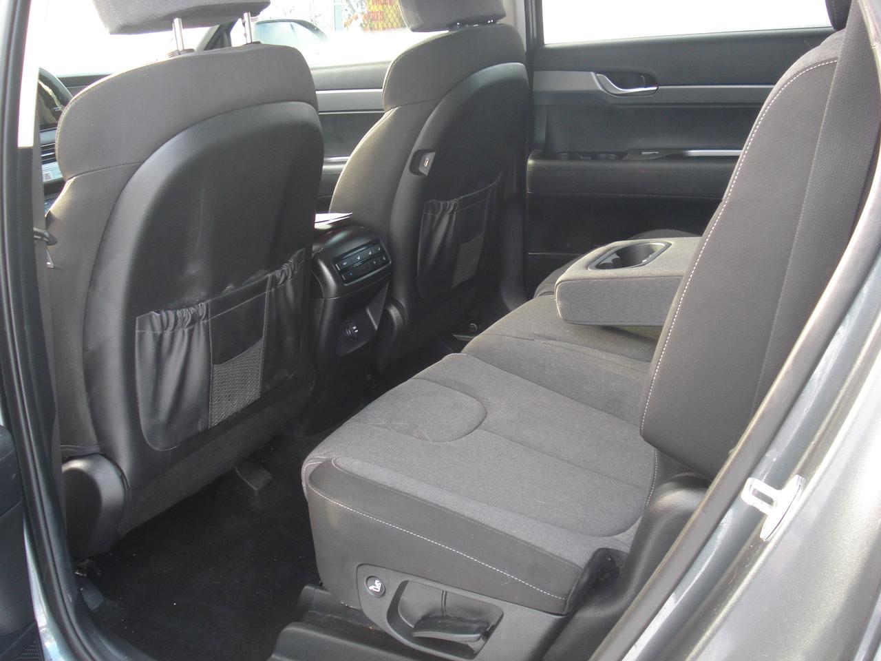 2021 Hyundai PALISADE Essential 8-Passenger AWD Photo