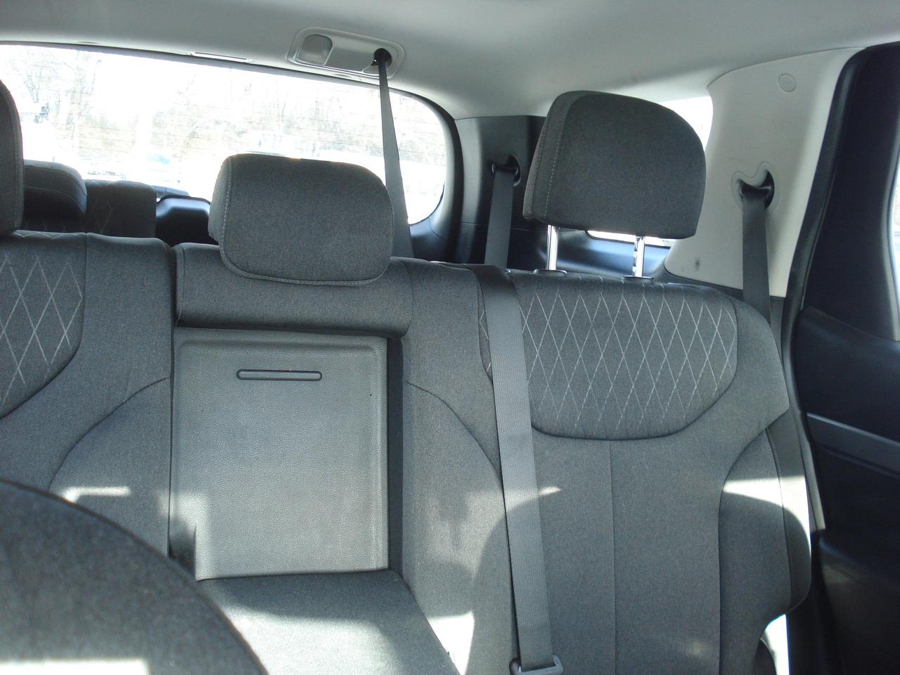 2021 Hyundai PALISADE Essential 8-Passenger AWD Photo