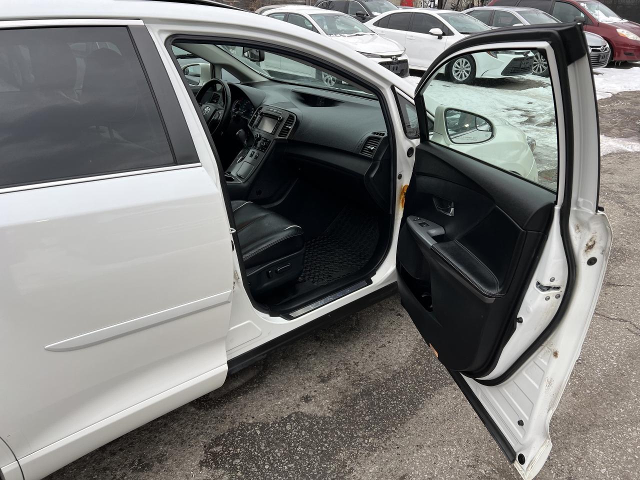 2013 Toyota Venza V6 AWD TOURING Photo
