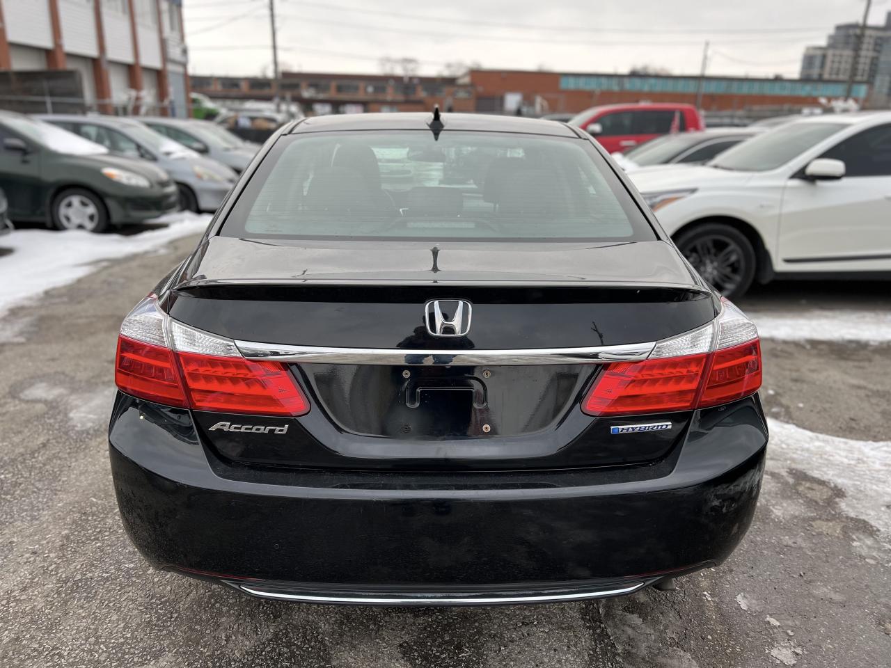 2015 Honda Accord Hybrid Photo3