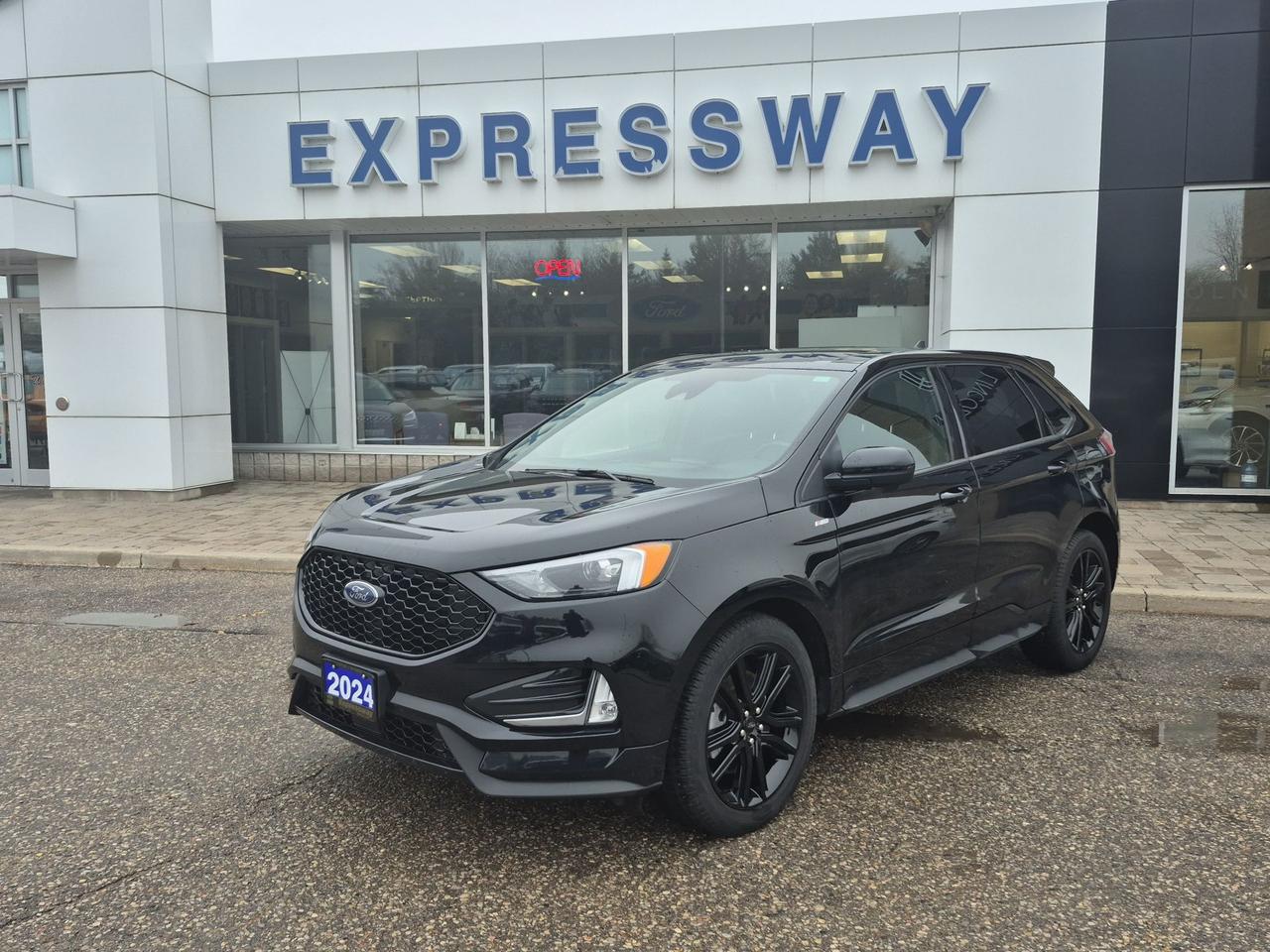 2024 Ford Edge ST-LINE, AWD, PANO ROOF! COLD WEATHER PACKAGE! Photo