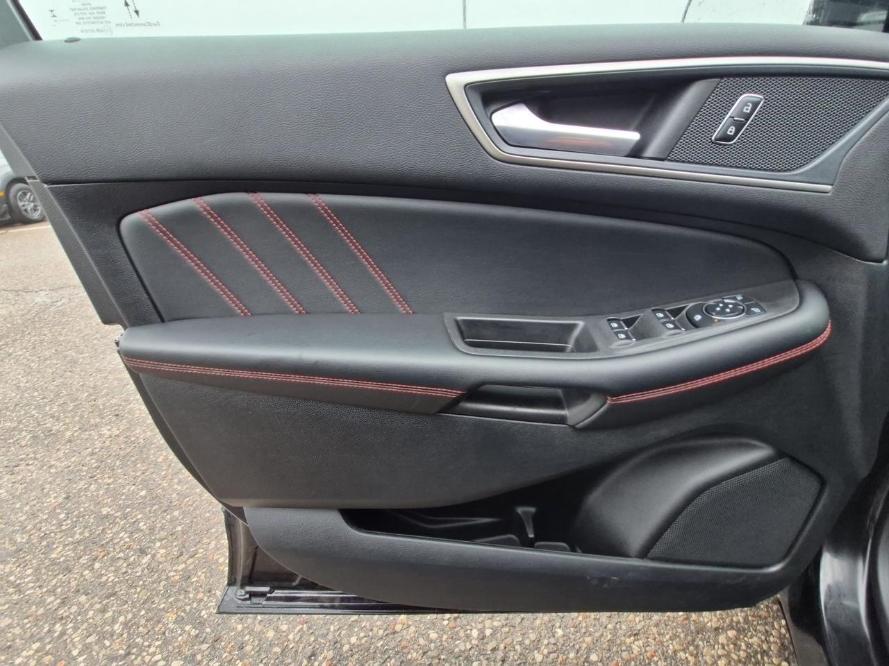 2024 Ford Edge ST-LINE, AWD, PANO ROOF! COLD WEATHER PACKAGE! Photo