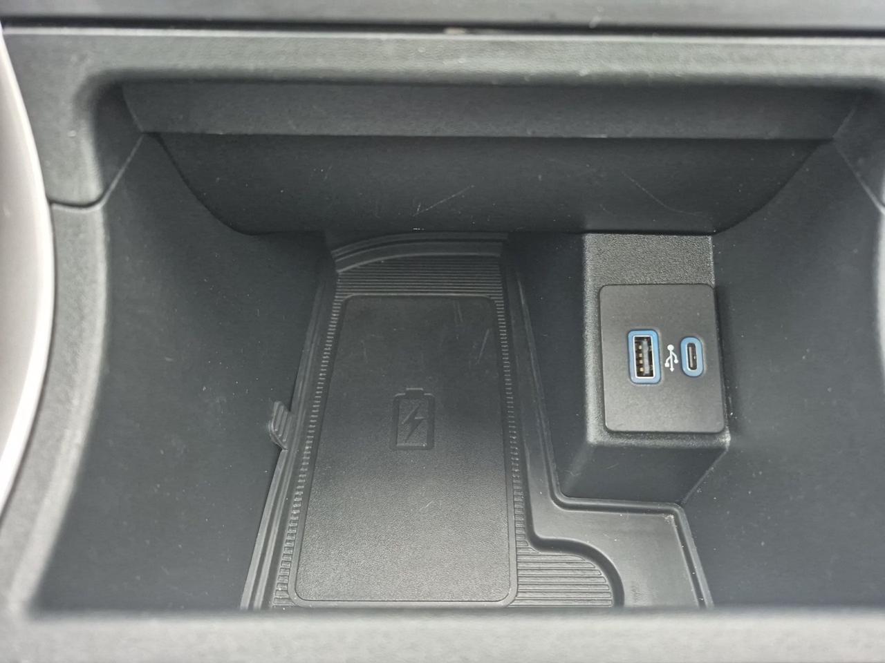 2024 Ford Edge ST-LINE, AWD, PANO ROOF! COLD WEATHER PACKAGE! Photo