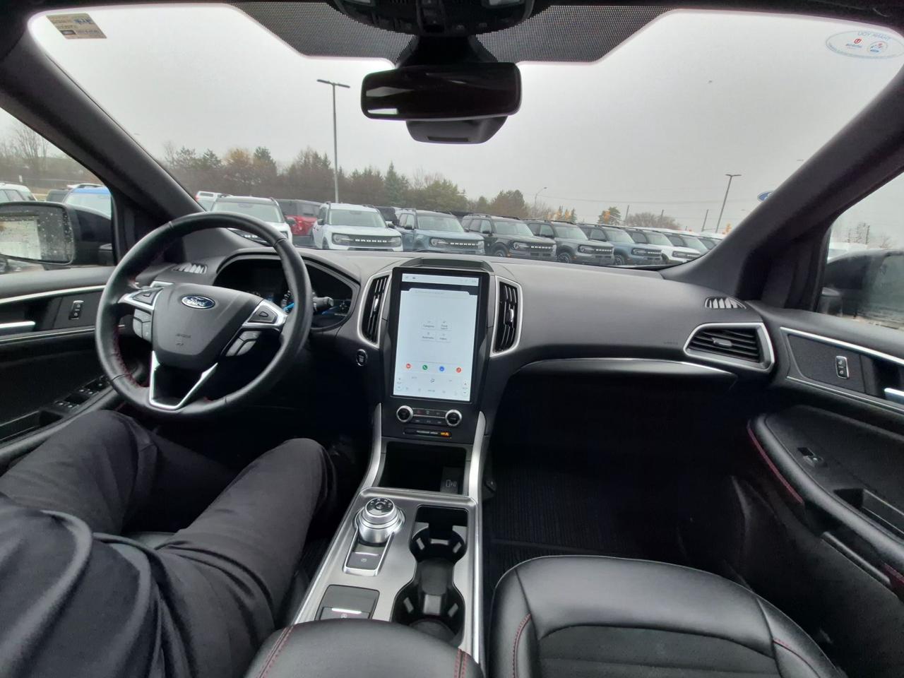 2024 Ford Edge ST-LINE, AWD, PANO ROOF! COLD WEATHER PACKAGE! Photo