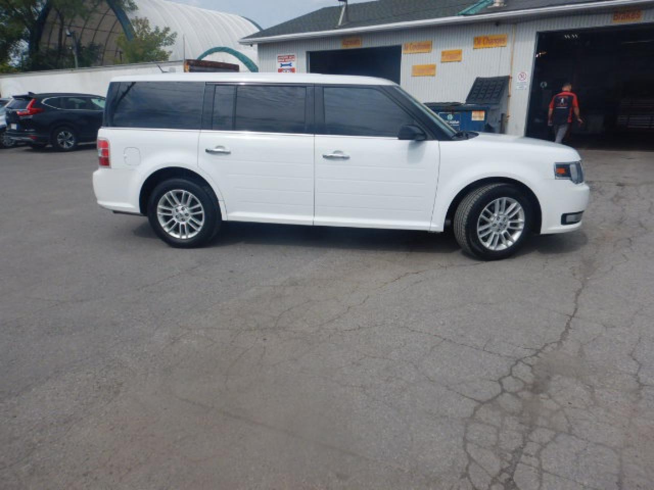 2019 Ford Flex SEL Photo3