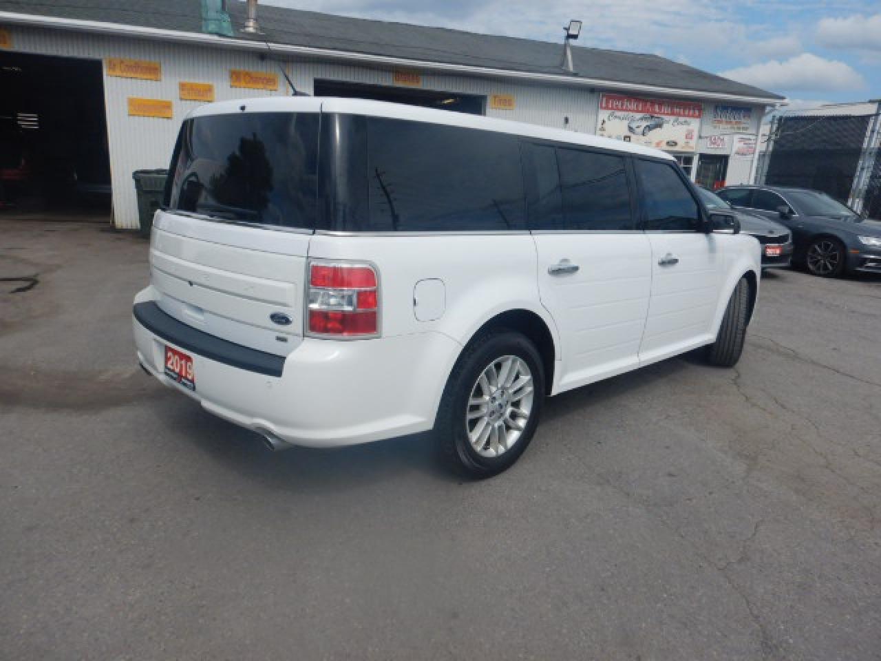 2019 Ford Flex SEL Photo4