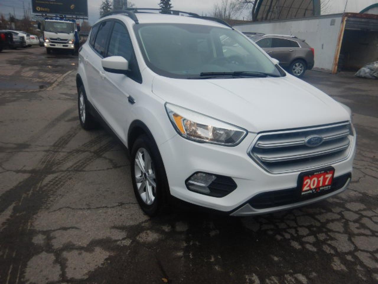 2017 Ford Escape SE Photo2