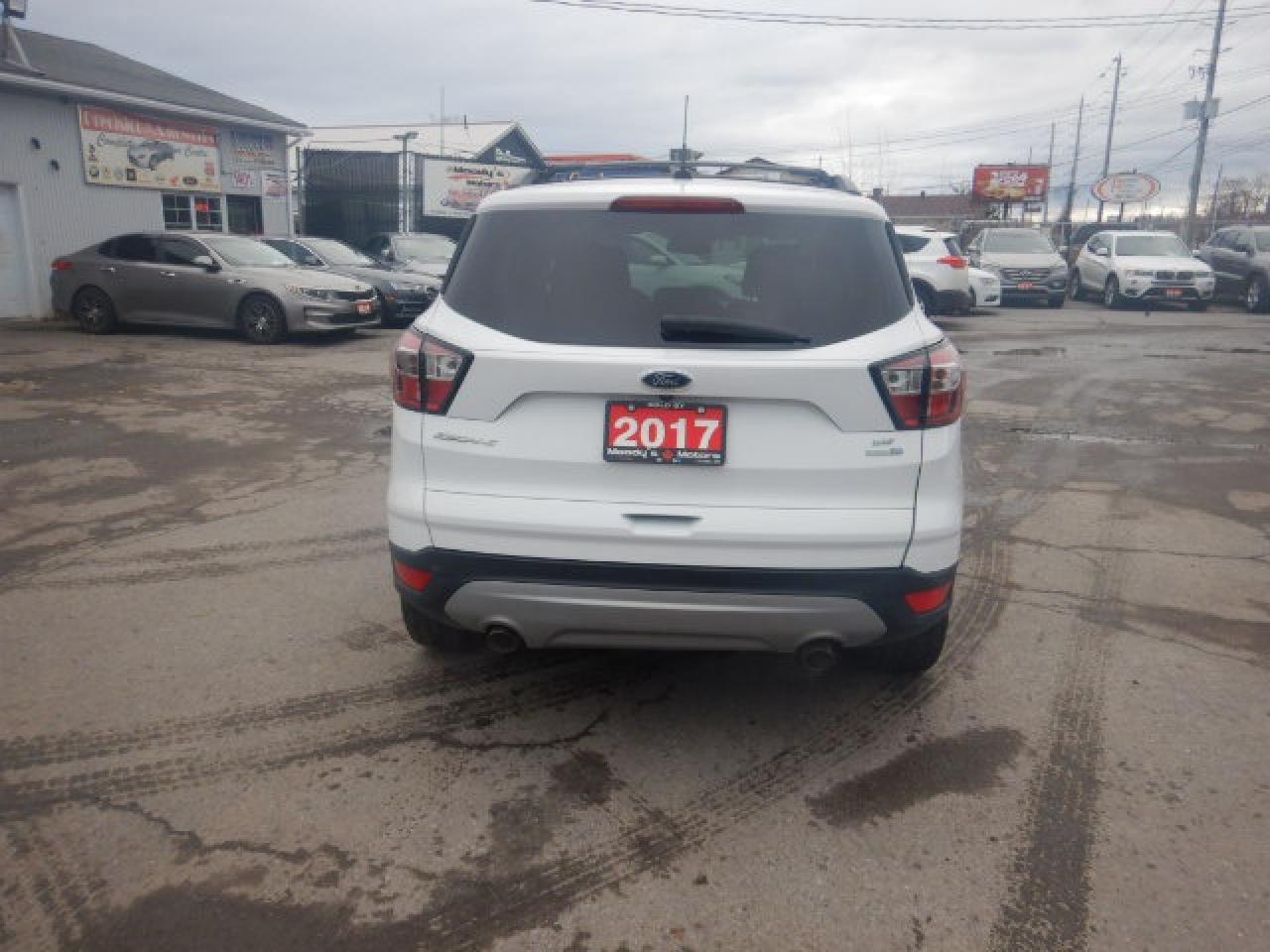 2017 Ford Escape SE Photo
