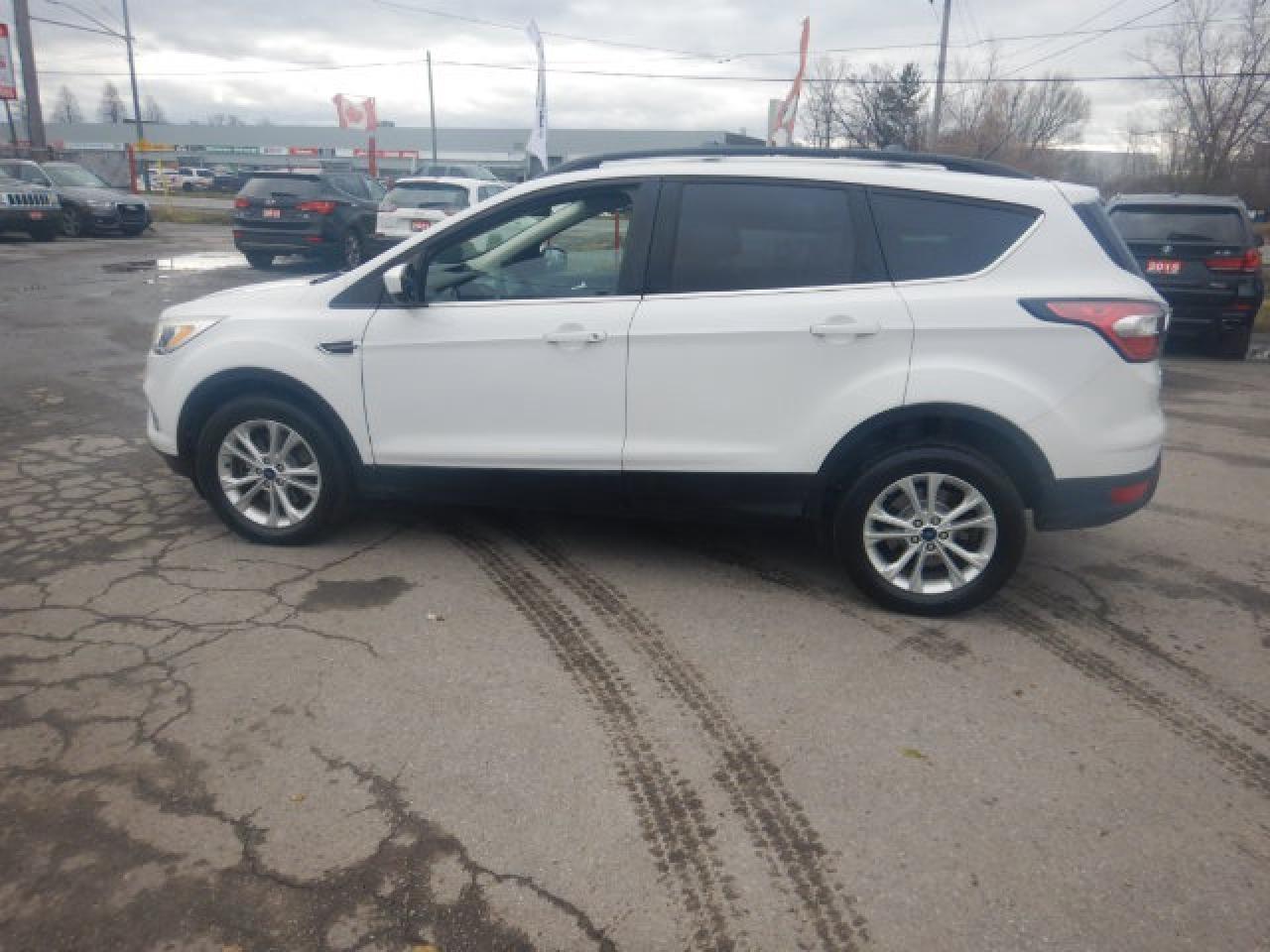 2017 Ford Escape SE Photo