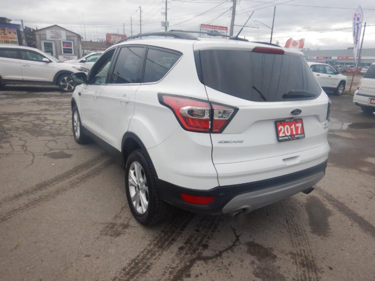 2017 Ford Escape SE Photo