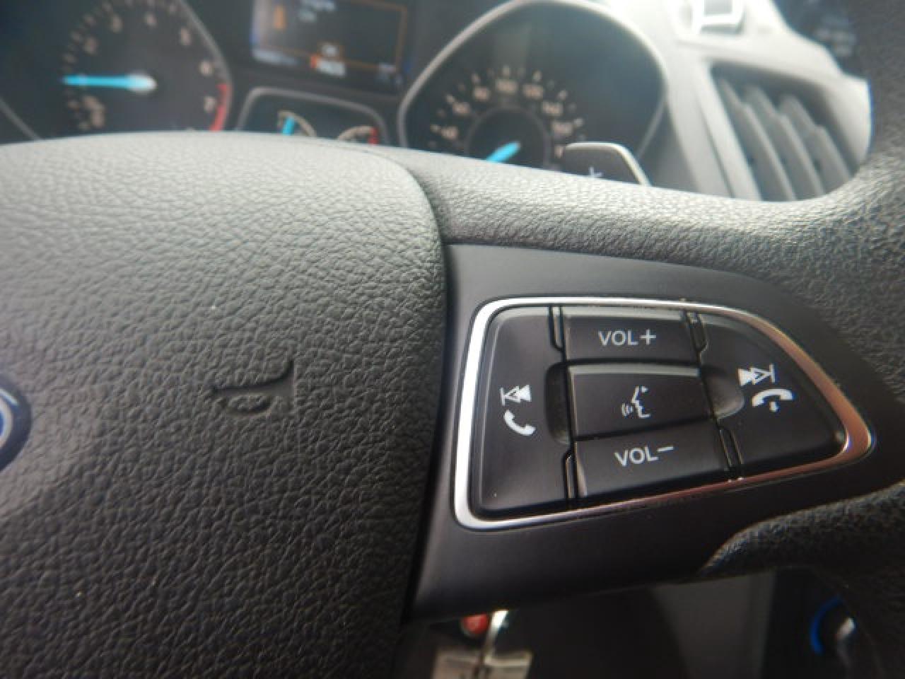 2017 Ford Escape SE Photo