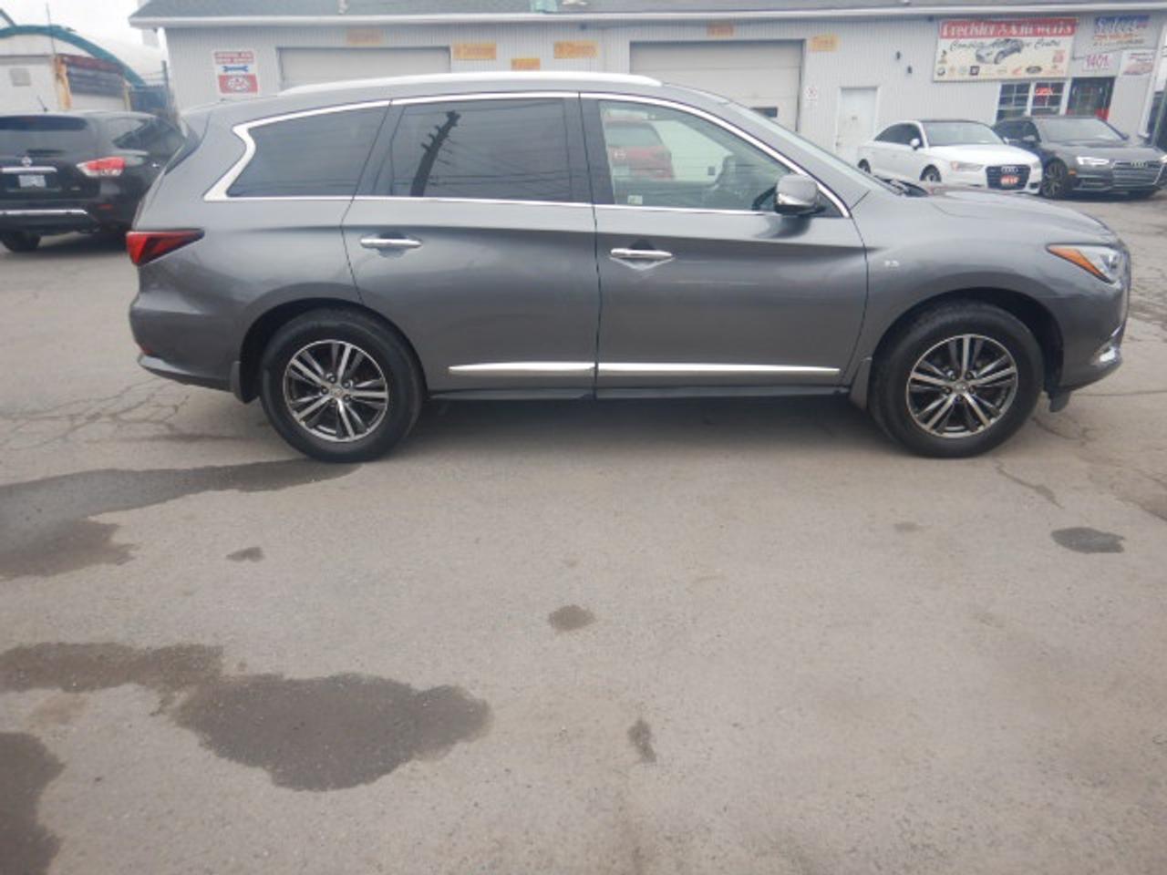 2018 Infiniti QX60  Photo3