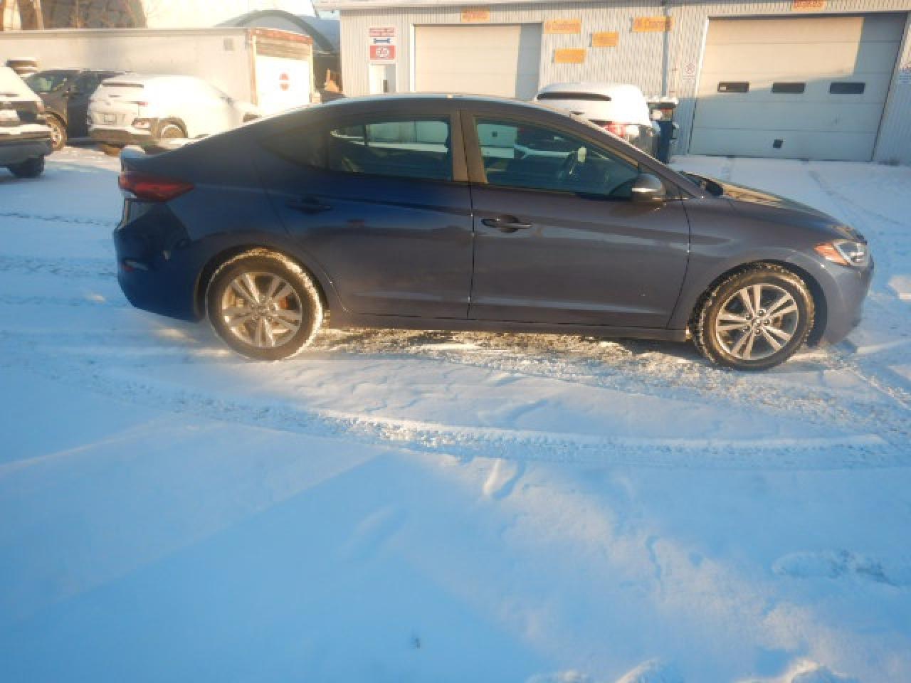 2017 Hyundai Elantra GL Photo3