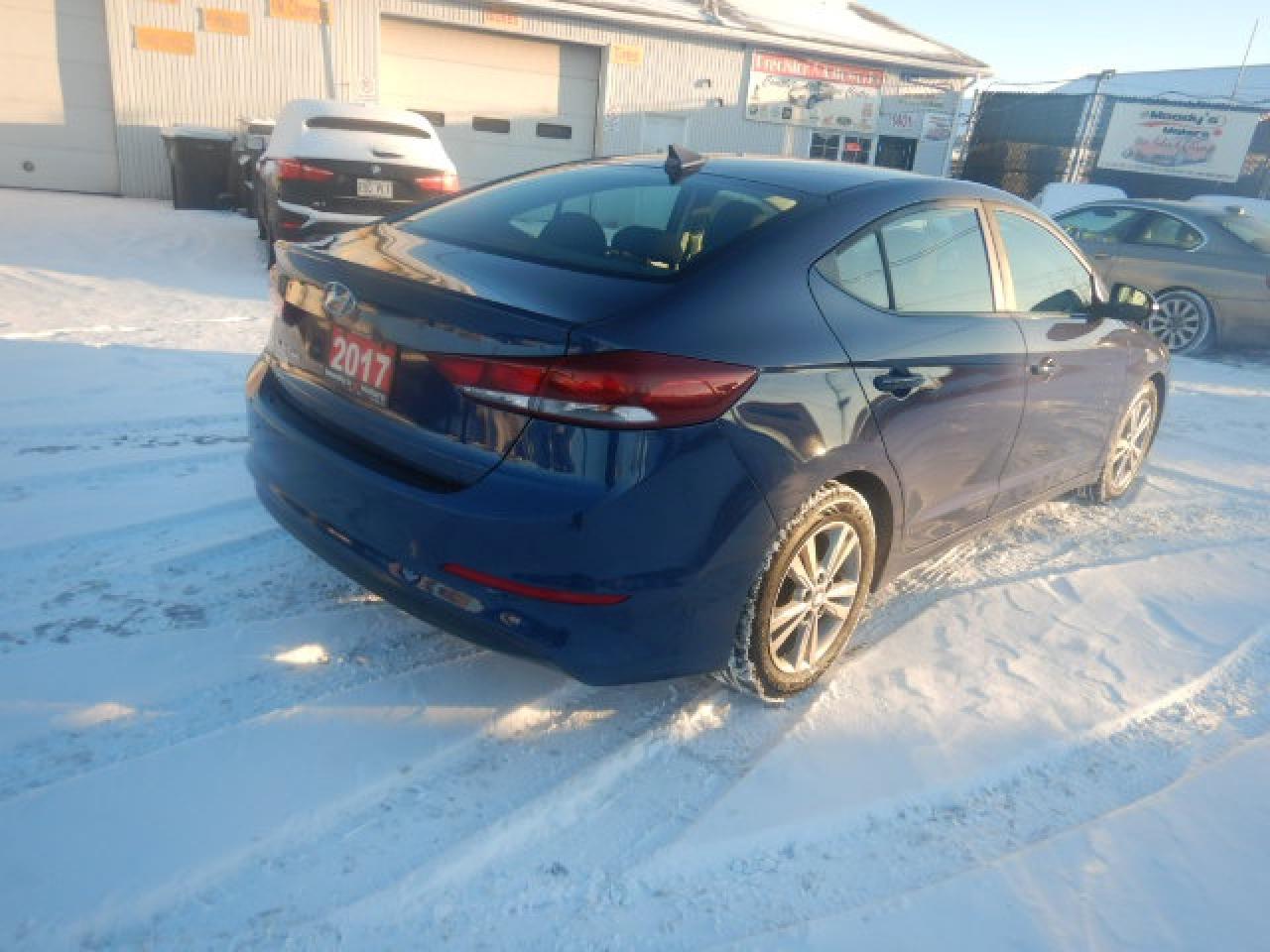 2017 Hyundai Elantra GL Photo4