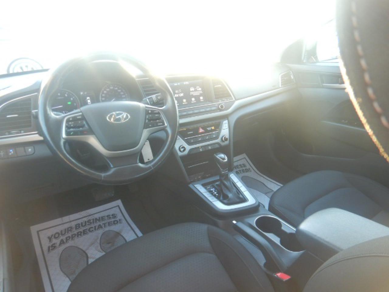 2017 Hyundai Elantra GL Photo