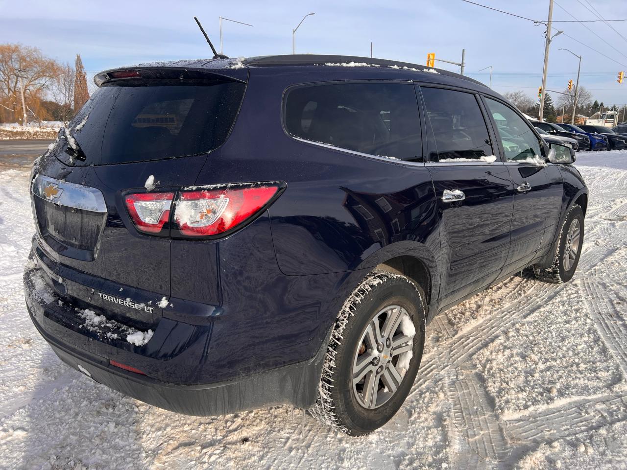 2015 Chevrolet Traverse LT Photo2