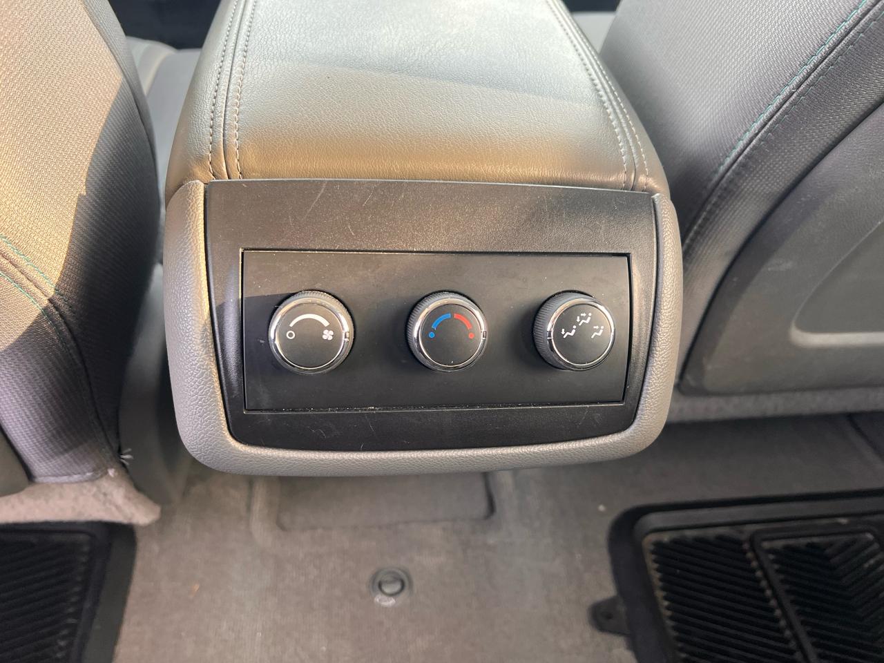 2015 Chevrolet Traverse LT Photo