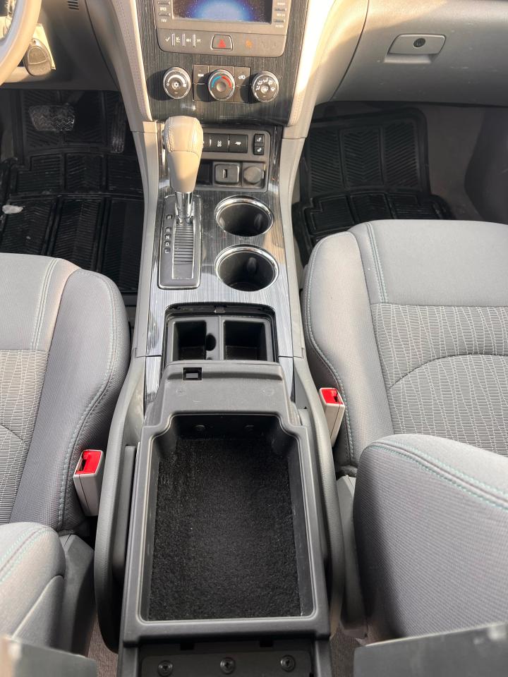 2015 Chevrolet Traverse LT Photo