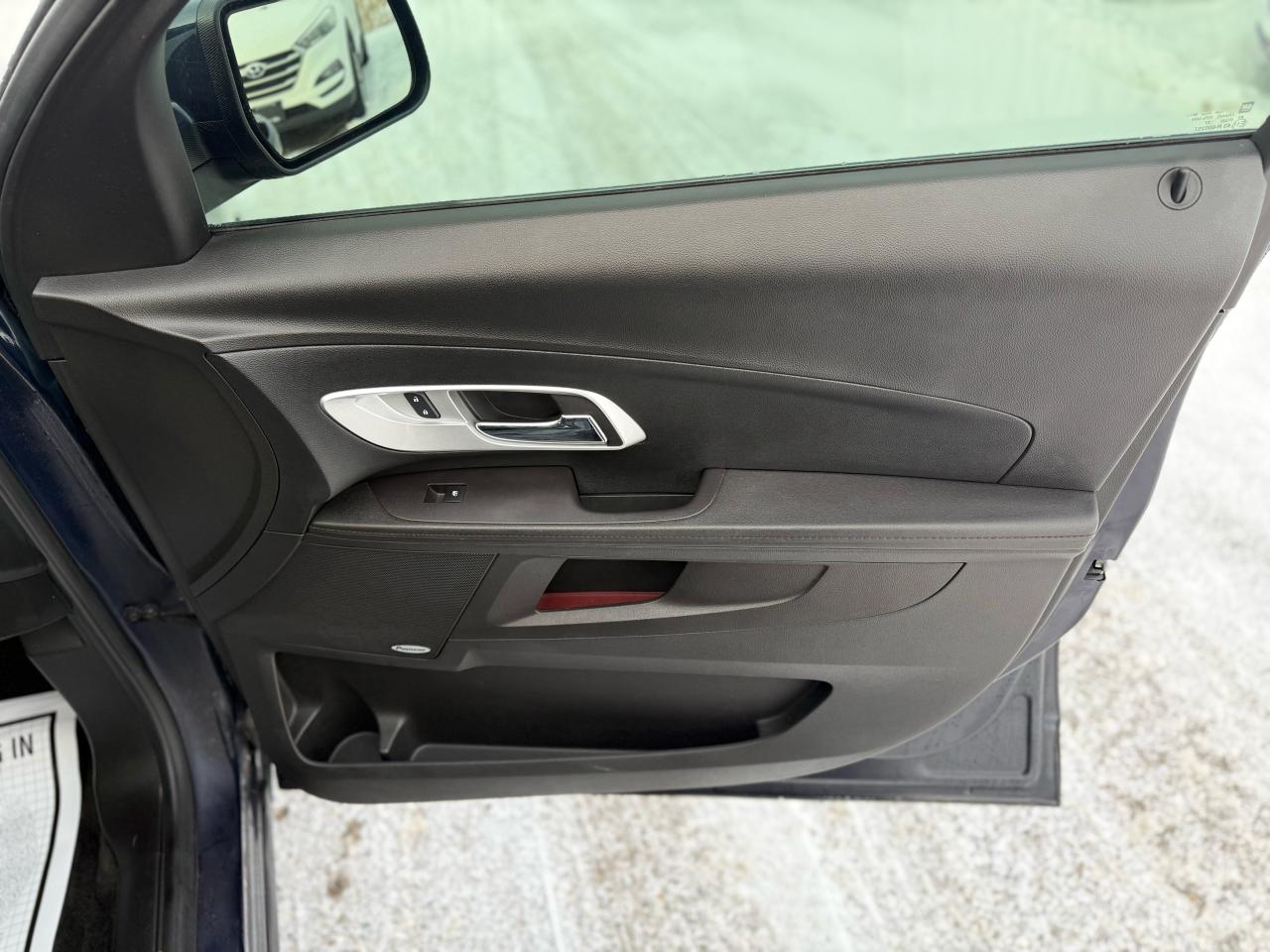 2017 Chevrolet Equinox LT Photo