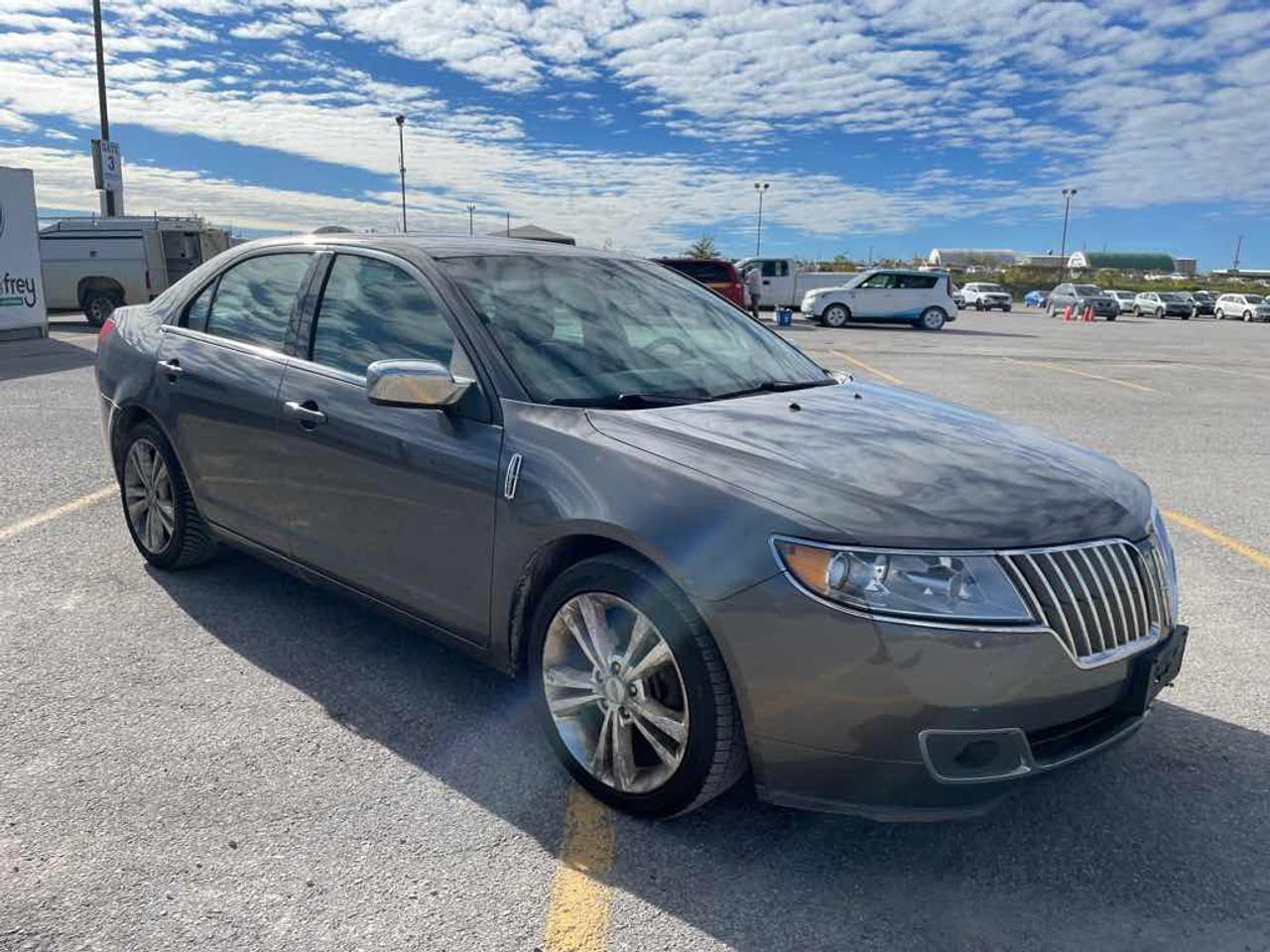 2011 Lincoln MKZ  Photo2