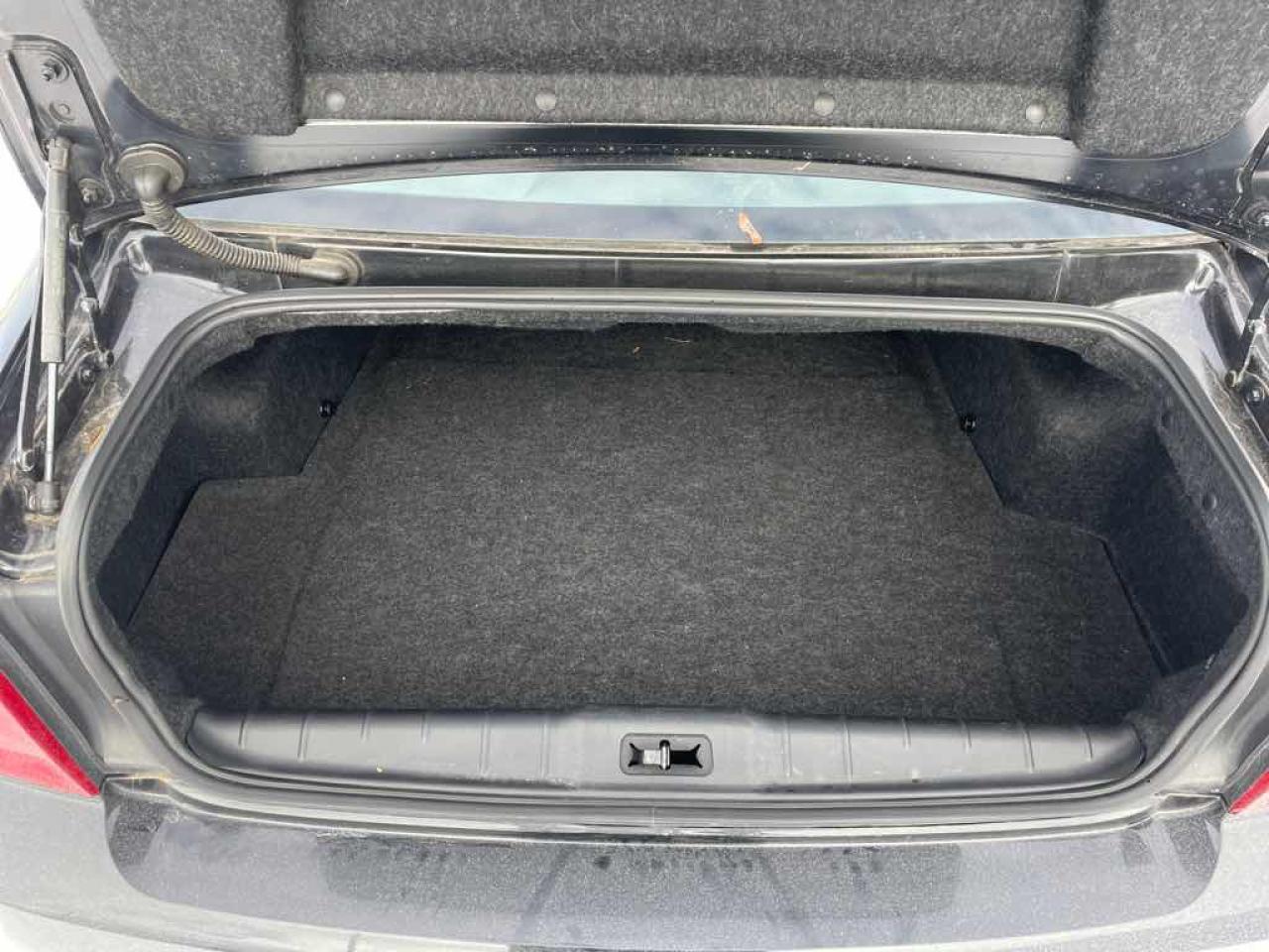 2011 Chevrolet Malibu 2LT Photo