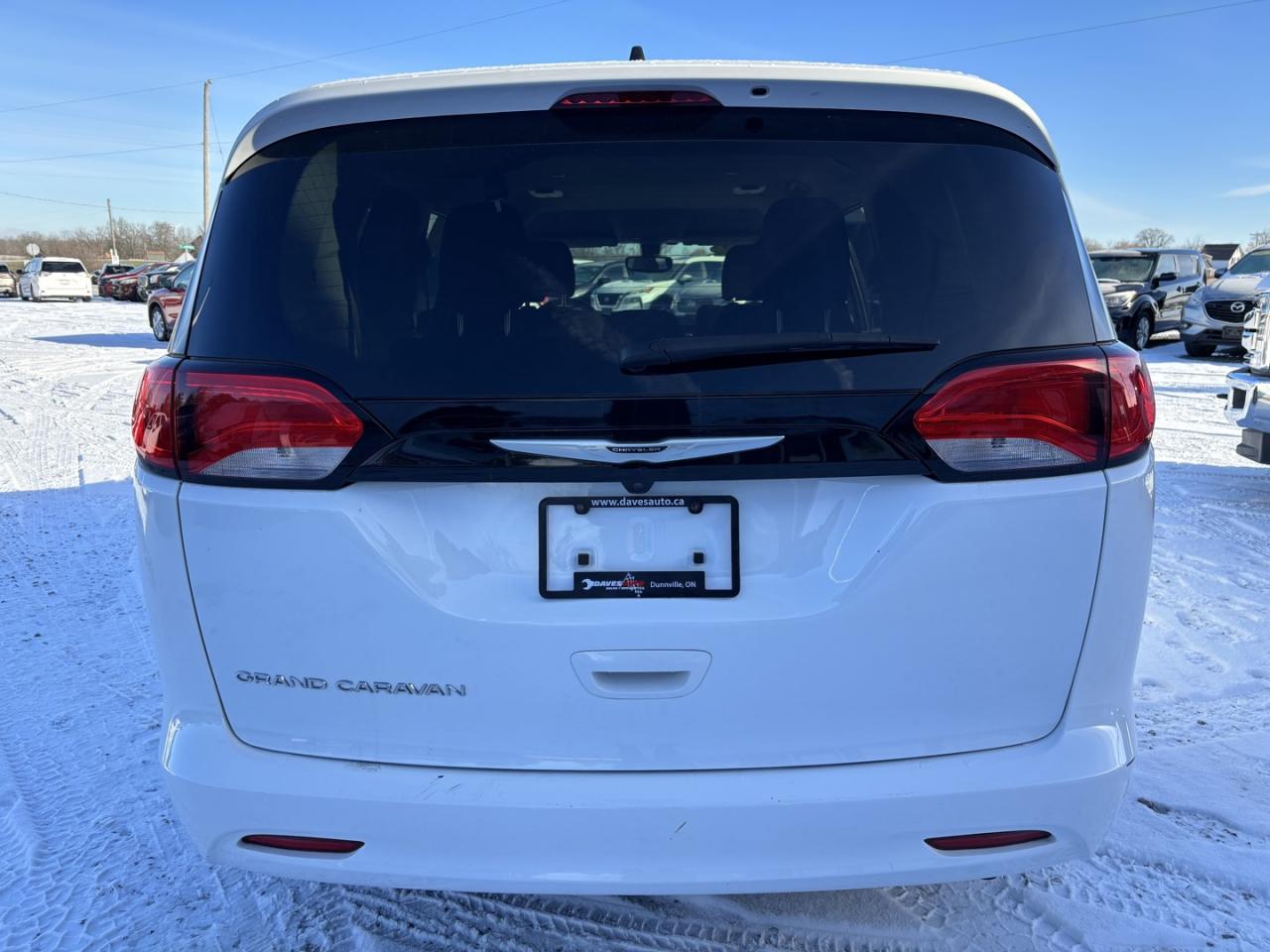2022 Dodge Grand Caravan SXT Photo3