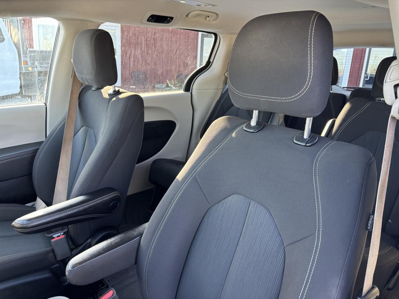 2022 Dodge Grand Caravan SXT ~NO ACCIDENTS~ Photo