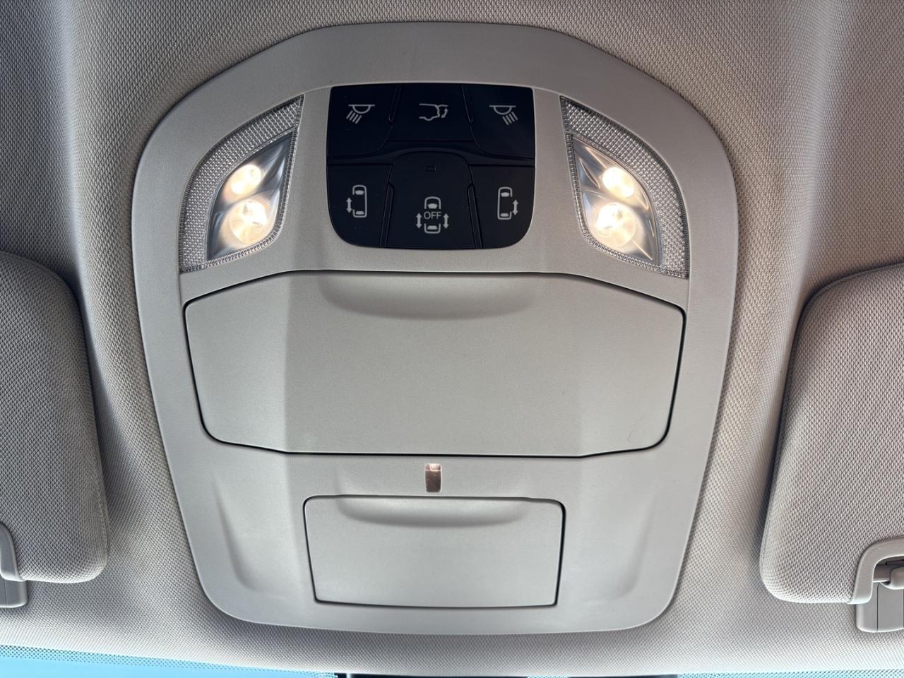 2022 Dodge Grand Caravan SXT ~NO ACCIDENTS~ Photo