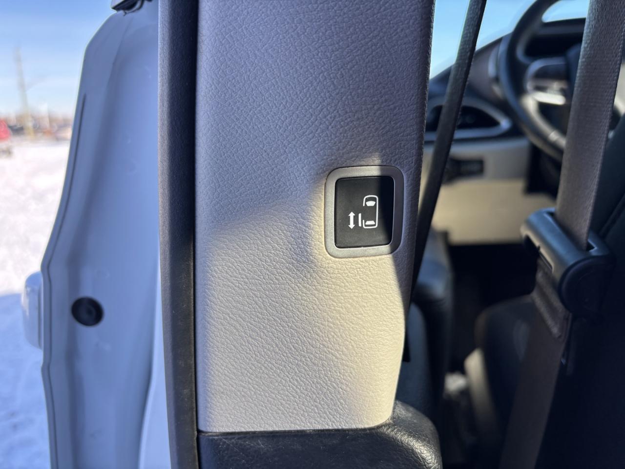 2022 Dodge Grand Caravan SXT ~NO ACCIDENTS~ Photo