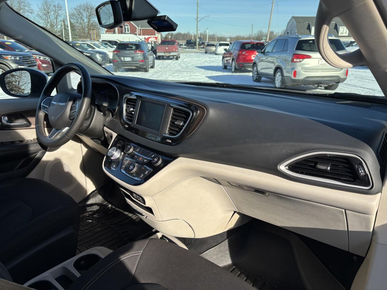 2022 Dodge Grand Caravan SXT ~NO ACCIDENTS~ Photo