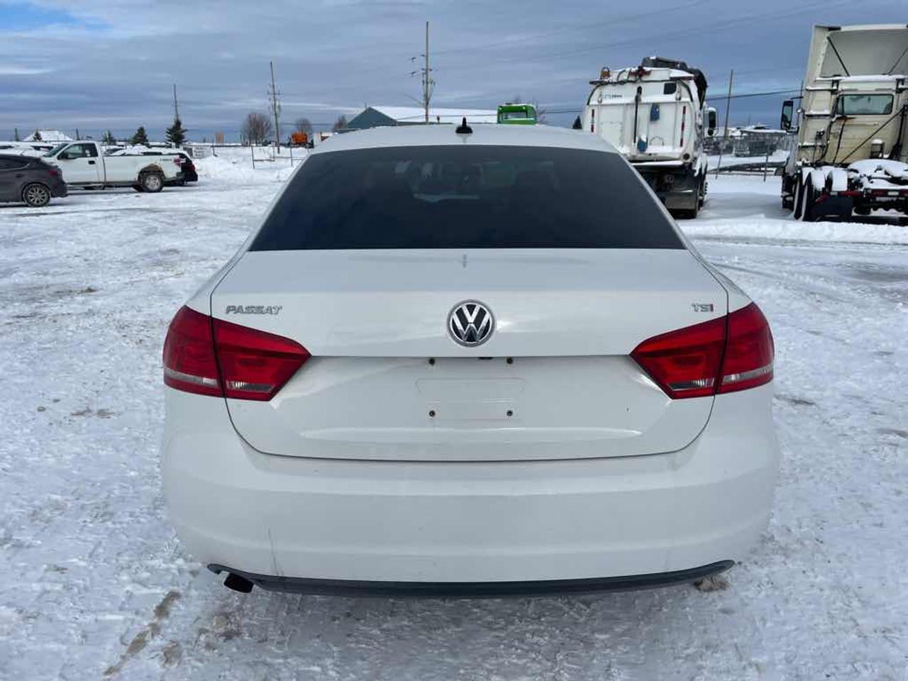2015 Volkswagen Passat S Photo4