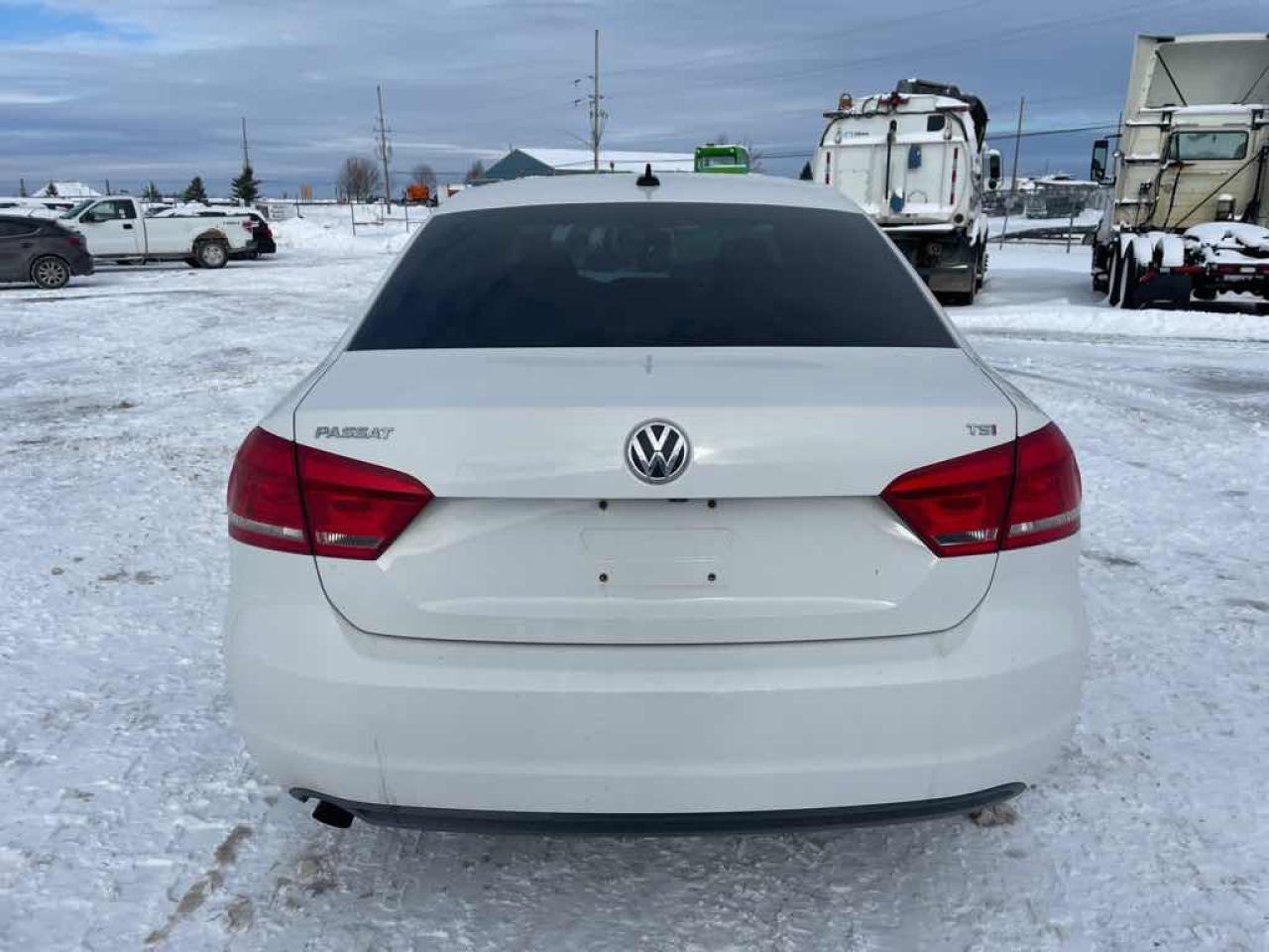 2015 Volkswagen Passat S Photo