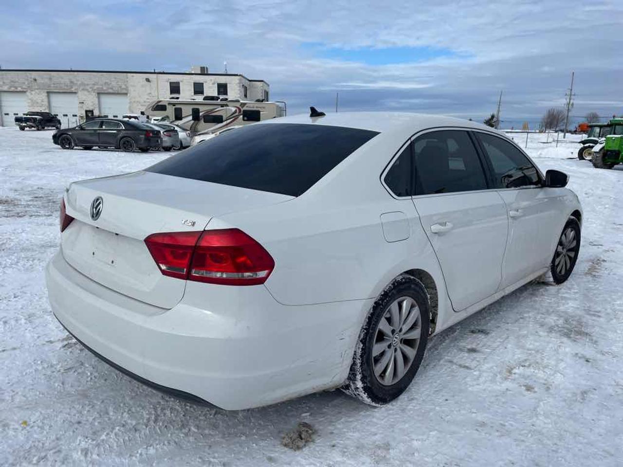 2015 Volkswagen Passat S Photo