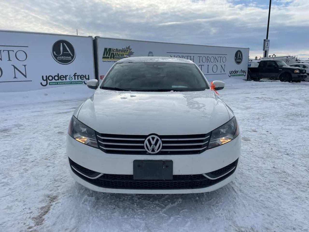 2015 Volkswagen Passat S Photo1