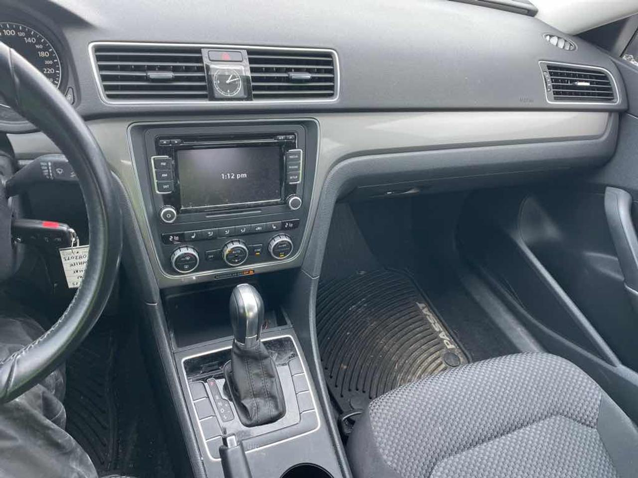 2015 Volkswagen Passat S Photo