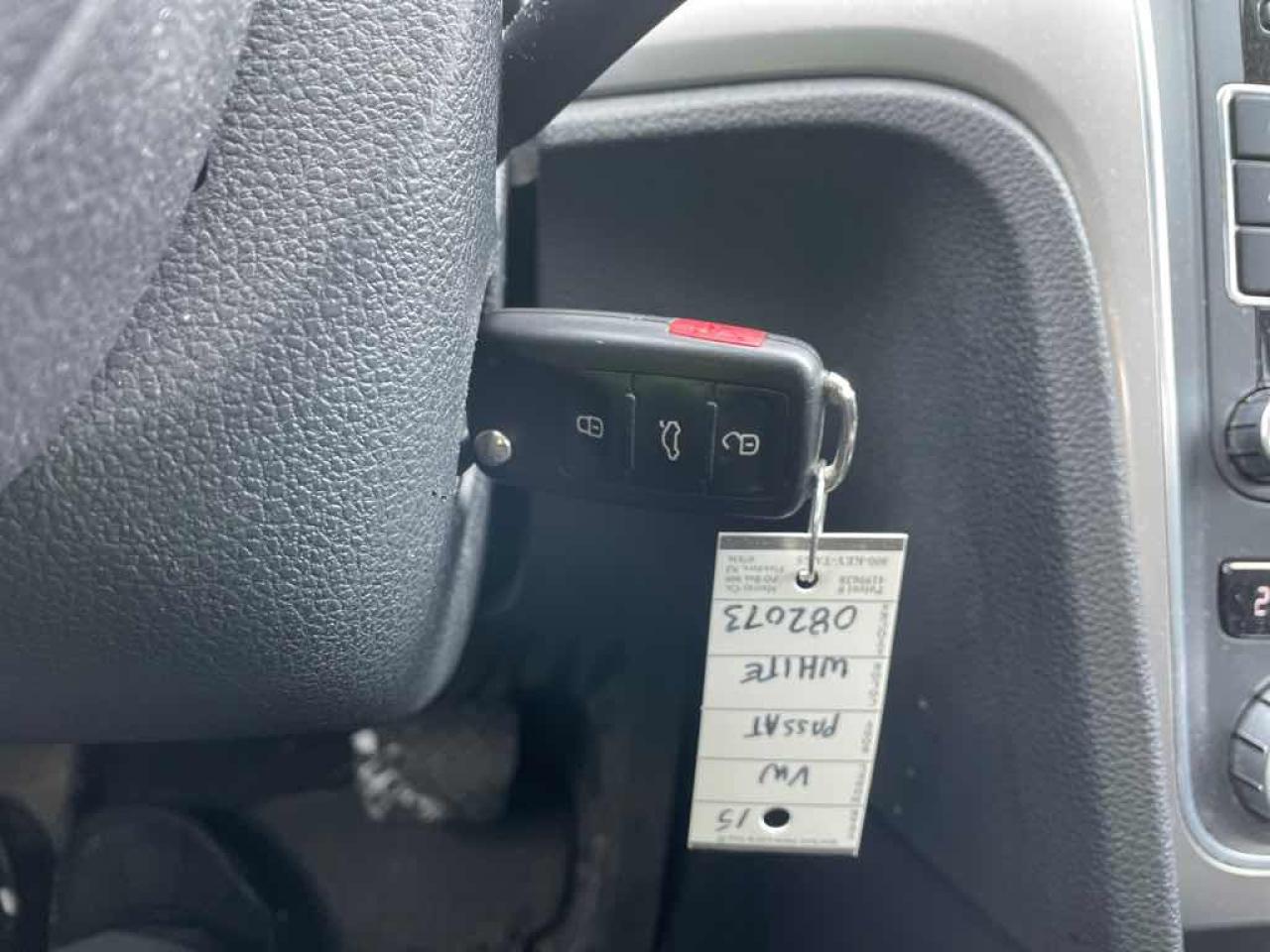 2015 Volkswagen Passat S Photo