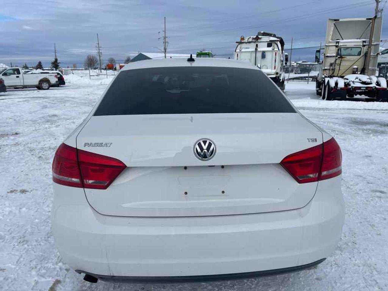 2015 Volkswagen Passat S Photo