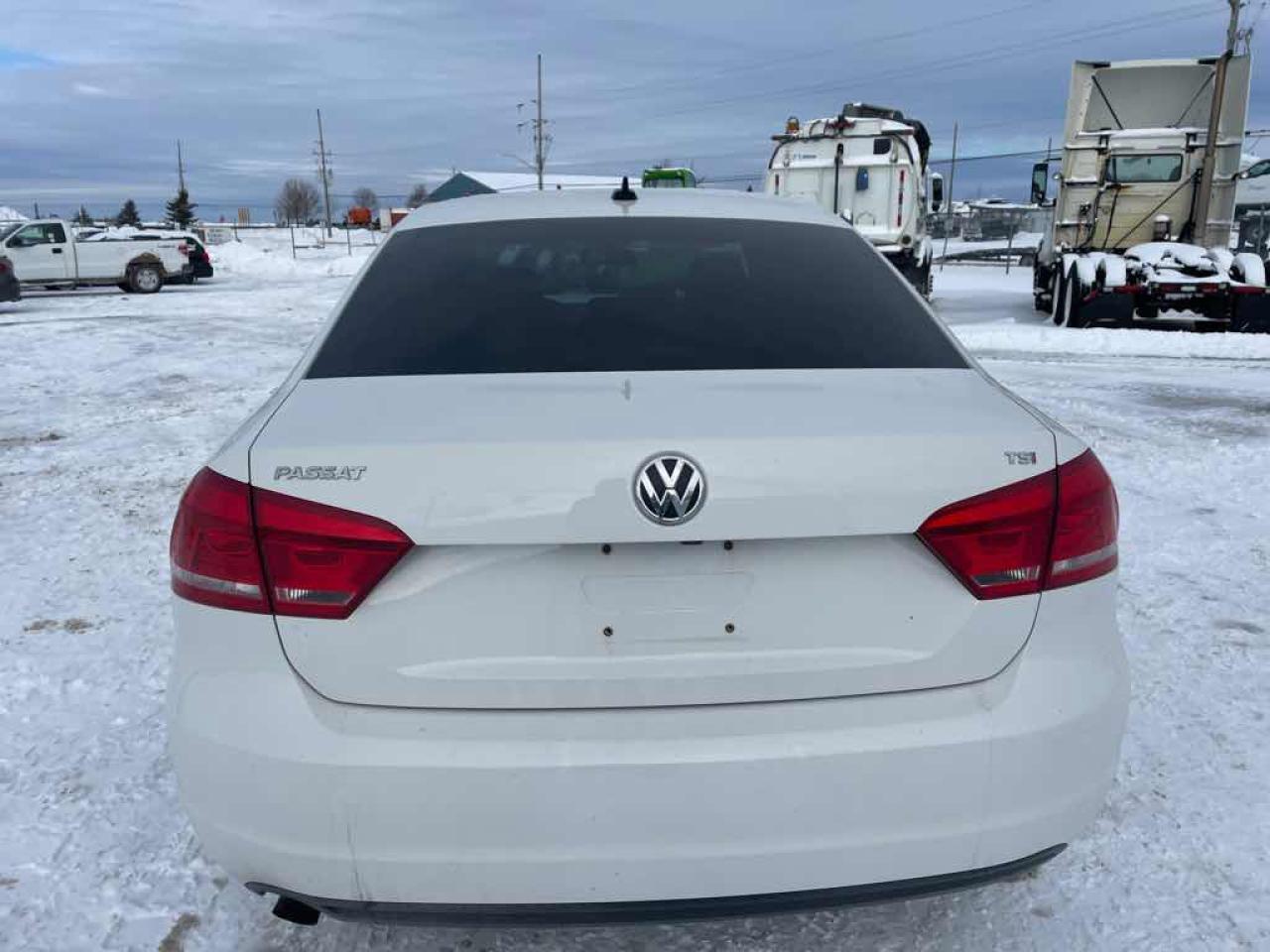 2015 Volkswagen Passat S Photo