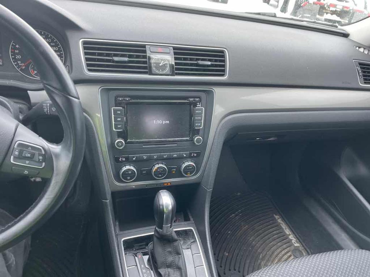 2015 Volkswagen Passat S Photo