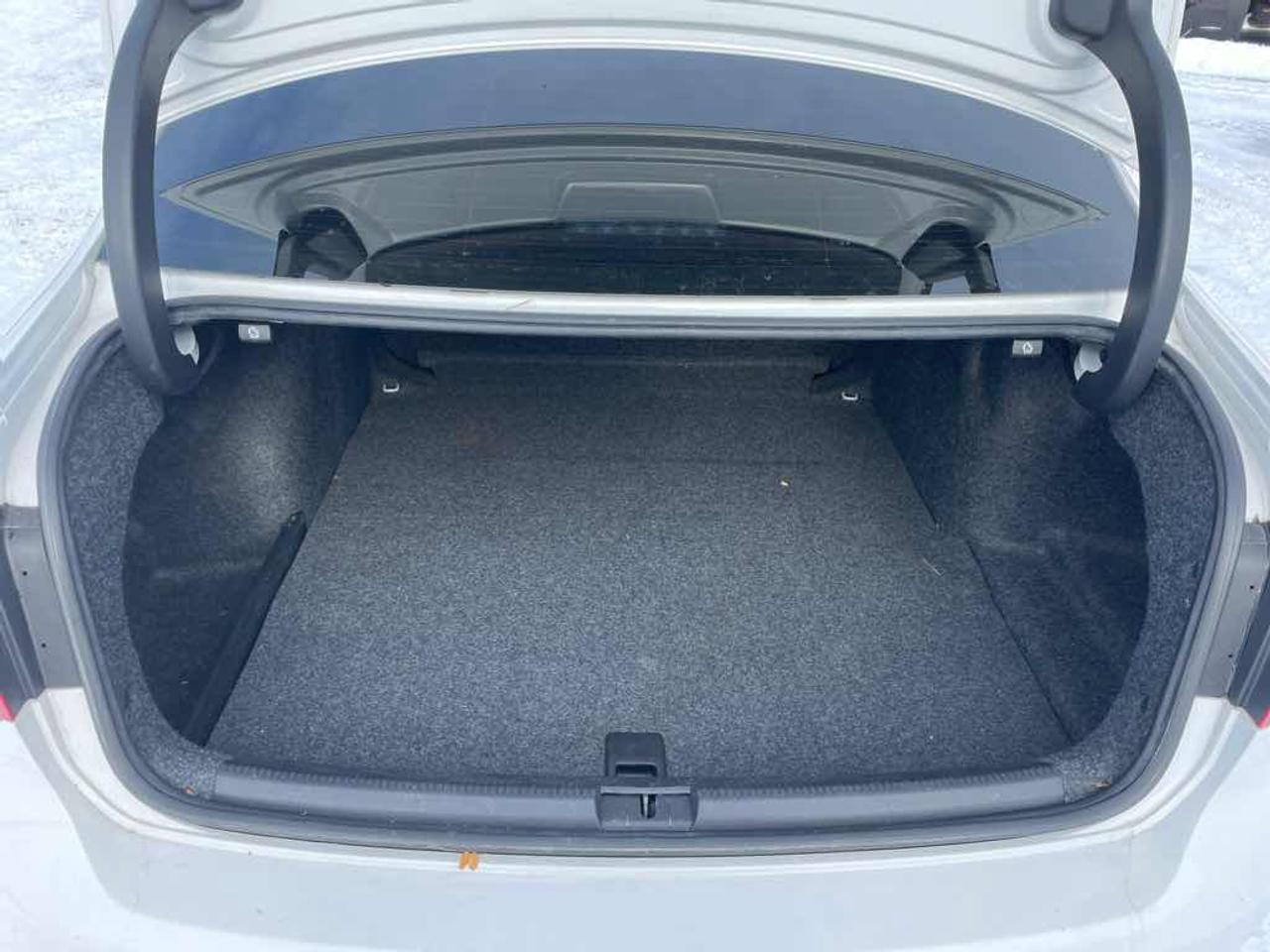 2015 Volkswagen Passat S Photo